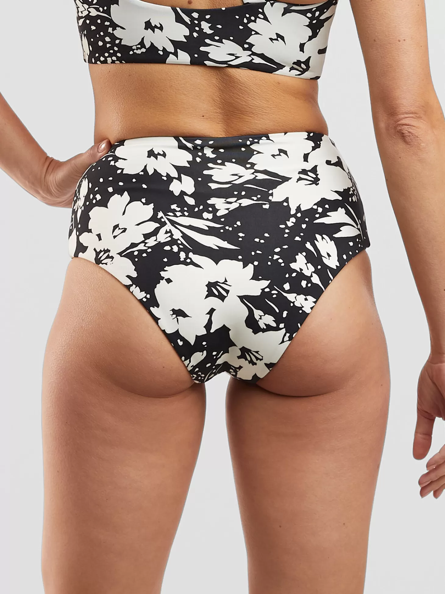 Two-Fer Reversible Bikini Bottom - Leilani Print>Title Nine Hot